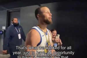 感动！已有白发的库里：我不想让季后赛机会白流是我最大动力