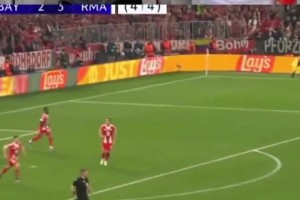 错失良机后皇马球迷对着维尼修斯照片狂扇耳光