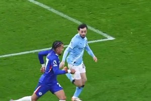 这球太极限了！B席：不到最后一刻，都不要放弃！