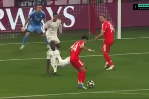 吕迪格：你们见过这种防守动作吗？